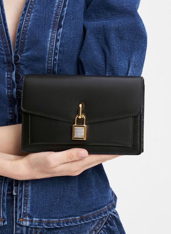 oCSPOLmGRZkzVNeh.jpg Padlock Envelope Crossbody Bag – Black